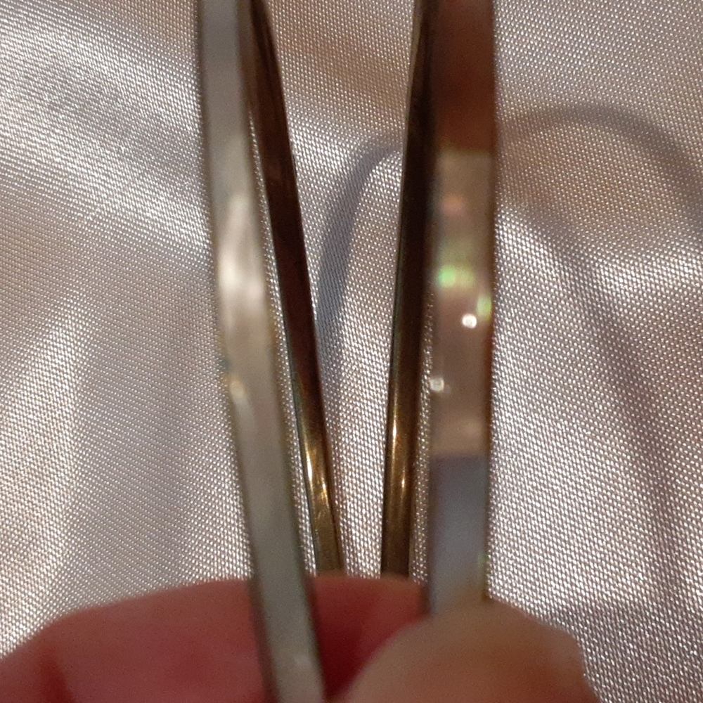 Mother of pearl thin metal bangle bracelets, set of 2